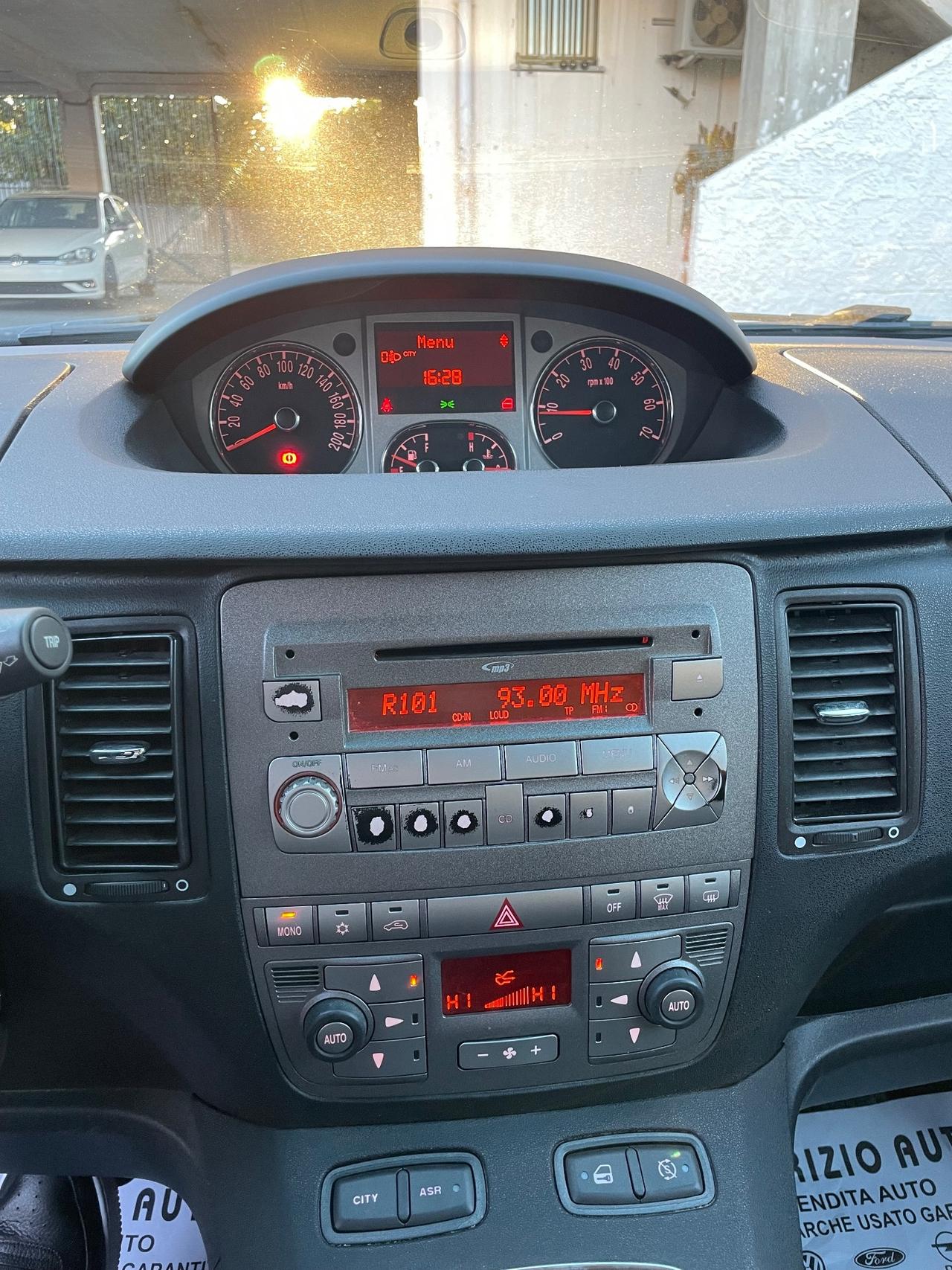 Lancia MUSA 1.3 Mjt 95 CV platino anno fine 2013