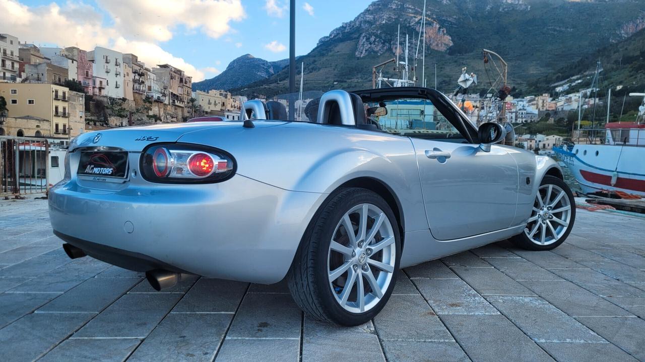 - Mazda MX-5 NC1 2.0 -