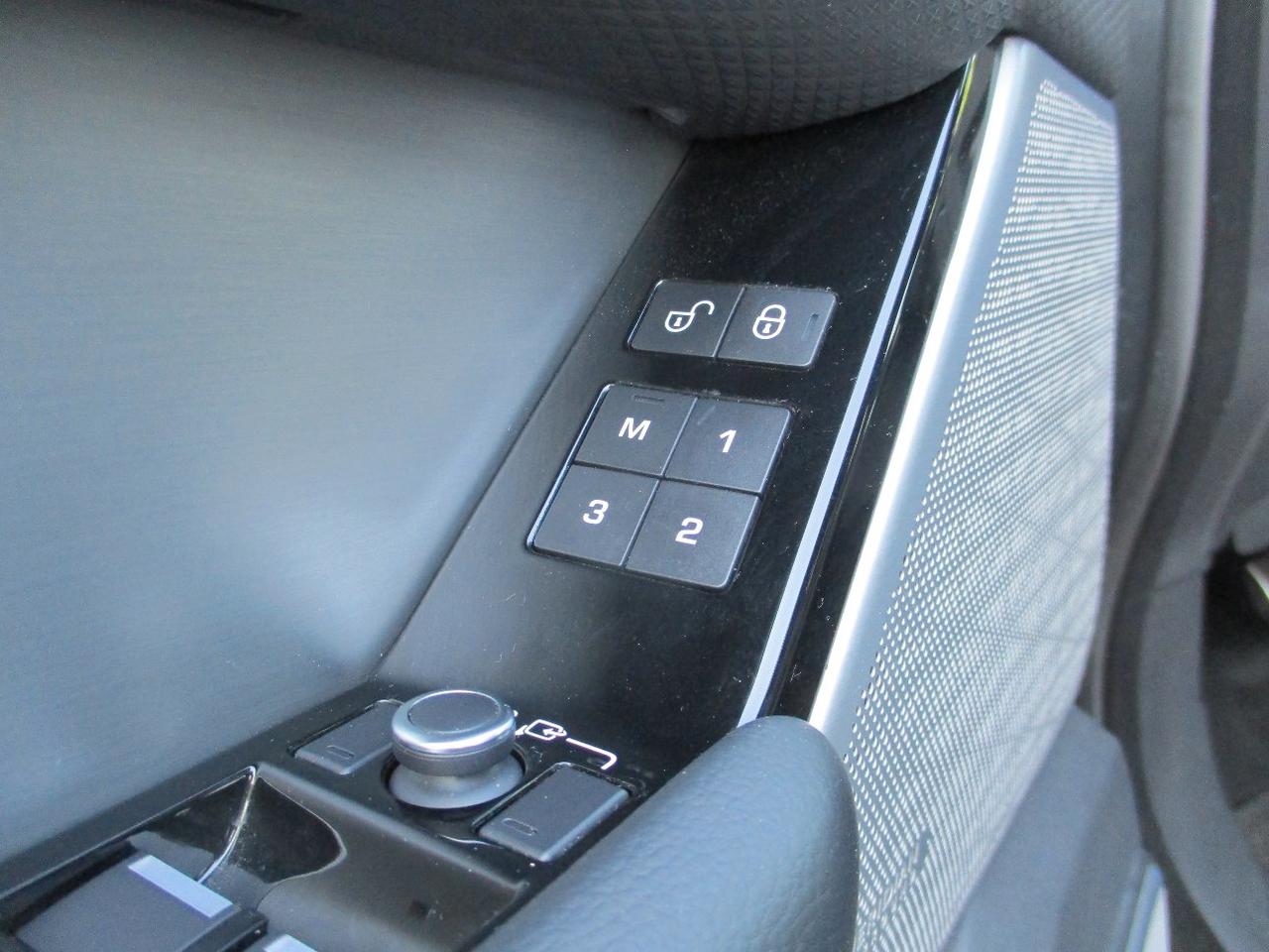 Land Rover Range Rover Velar 2.0 td4 R-Dynamic 180cv auto Carplay/PELLE/20"