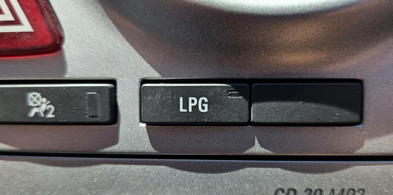 Opel Corsa 1.2 85CV 5 porte GPL-TECH