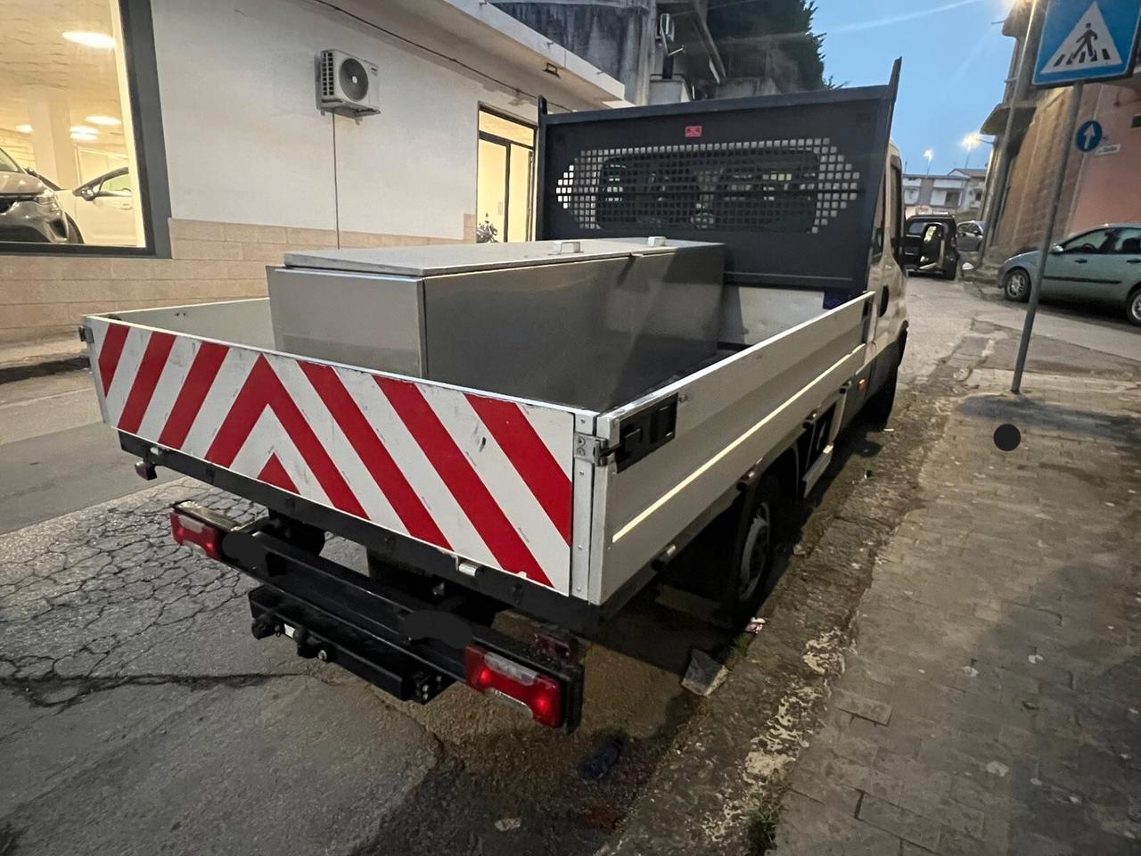 IVECO DAILY 2.3 TDCI 7 POSTI
