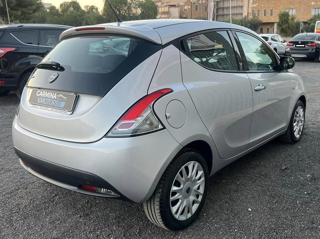 Lancia Ypsilon TARGA : EP 282 AH