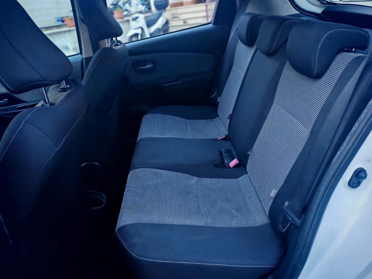 Toyota Yaris 1.5 Hybrid 5 porte by Glamour