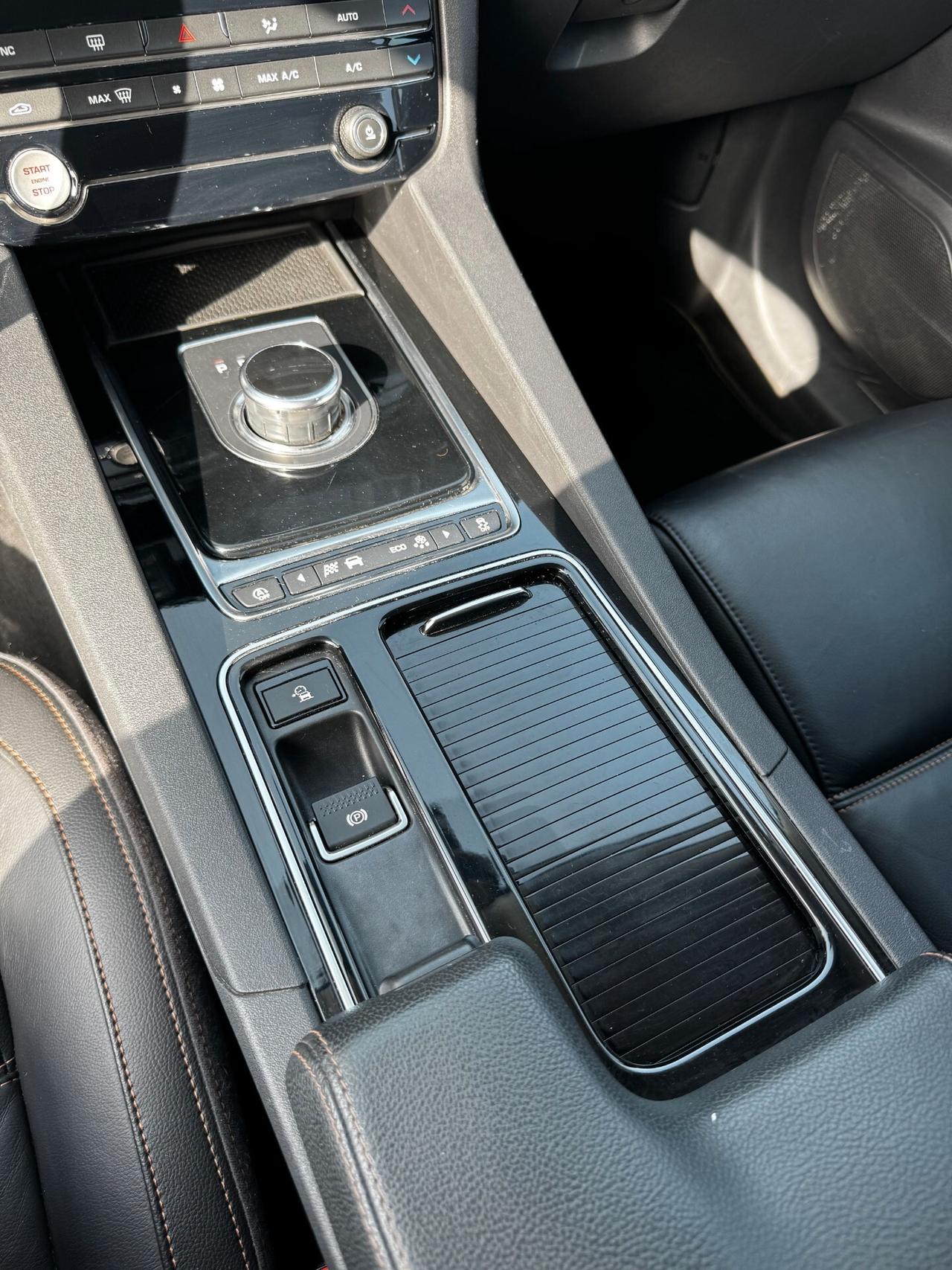 Jaguar F-Pace 2.0 D 180 CV AWD aut. Portfolio