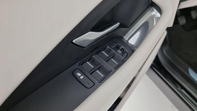 Jaguar E-Pace 2.0D I4 163 CV SE N1 Autocarro