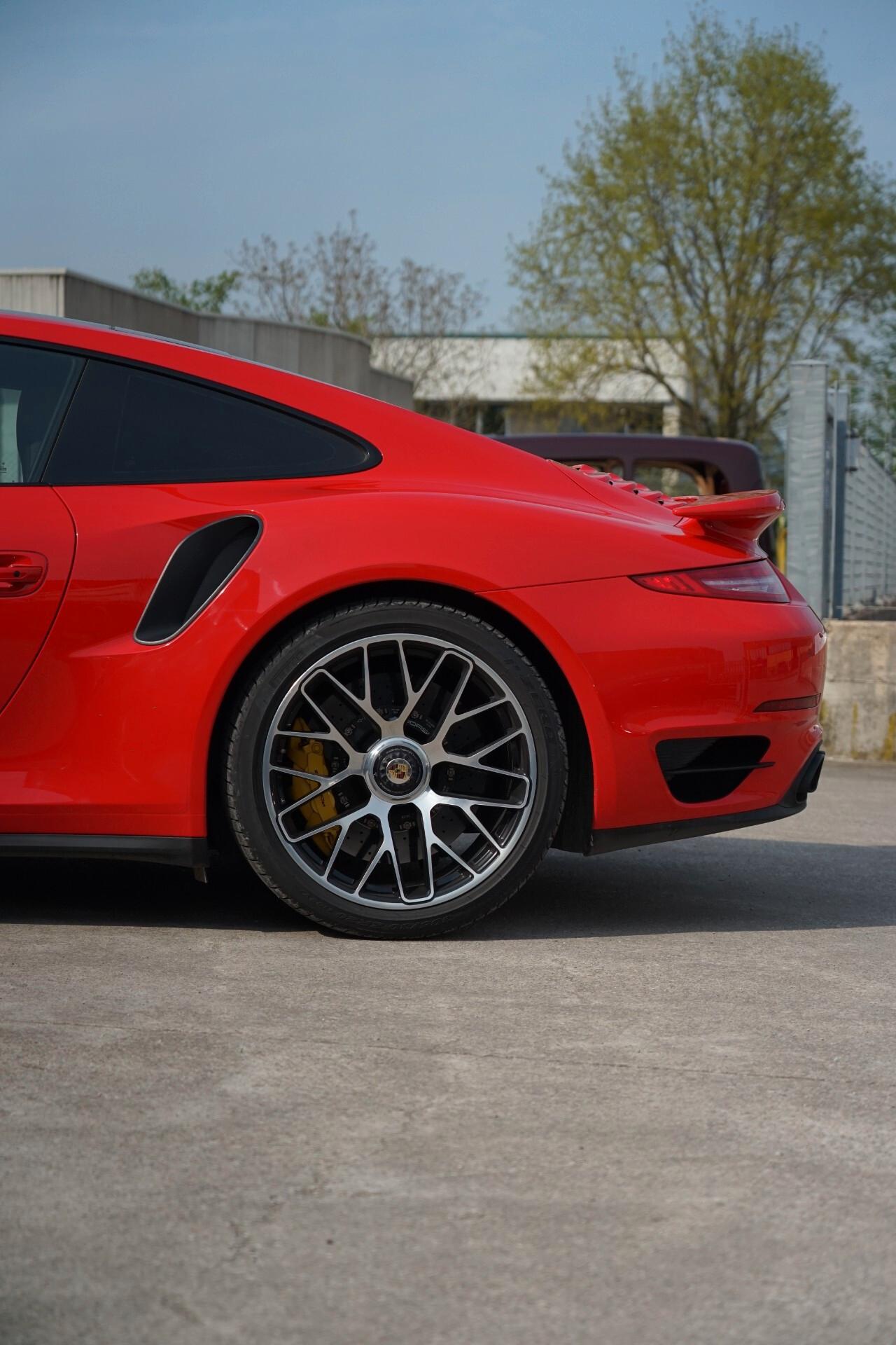 Porsche 911 Turbo S