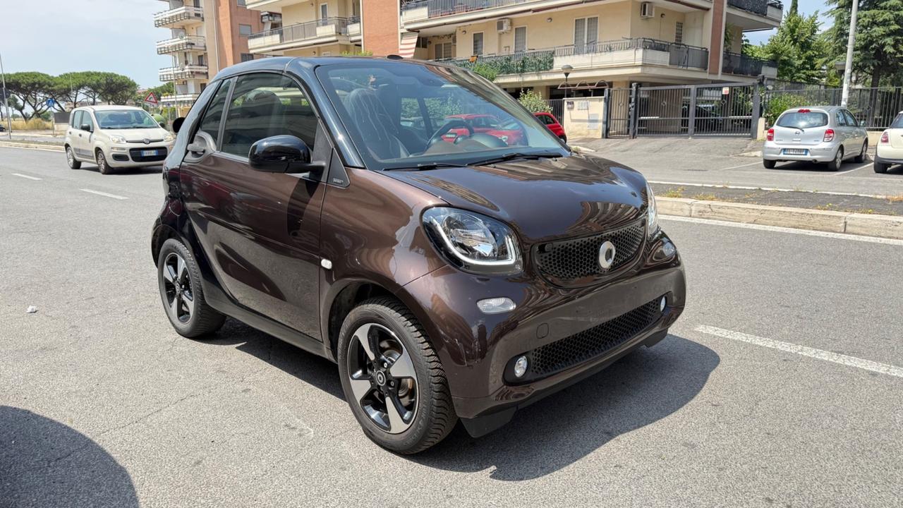 Smart ForTwo 90 0.9 T twinamic cabrio Perfect LED PELLE KAMERA PDC BLUETOOTH