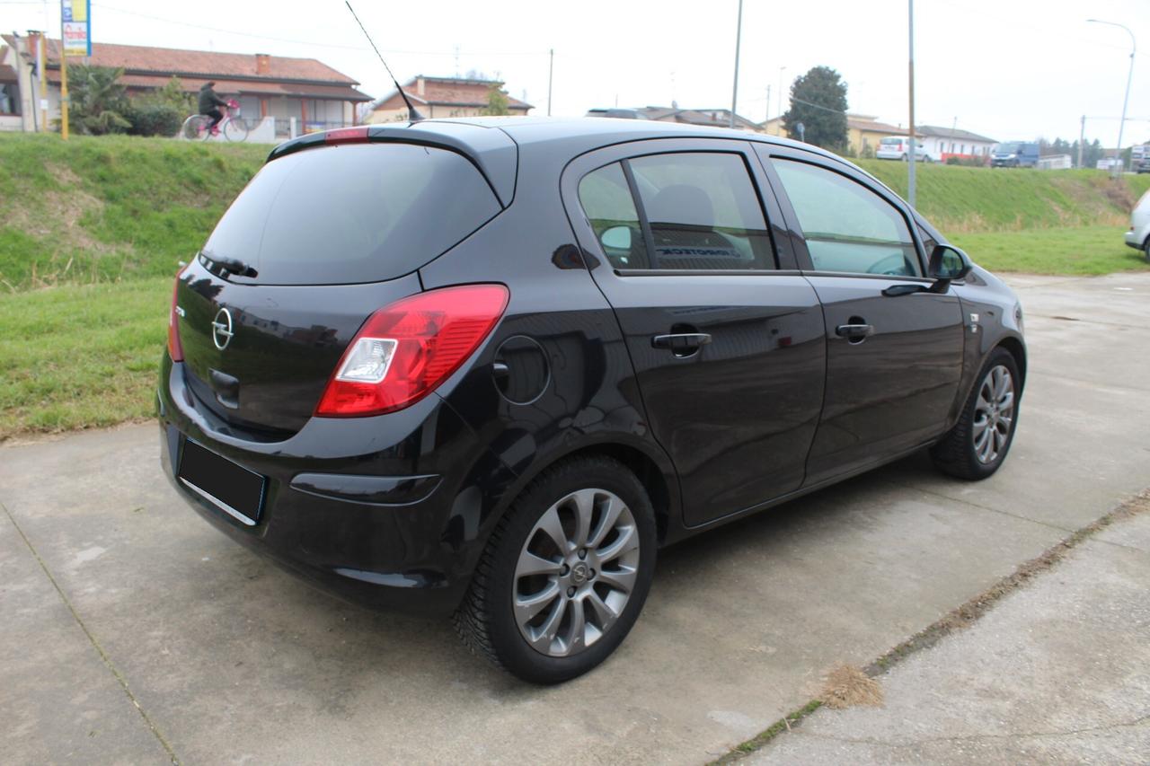 Opel Corsa 1.2 80CV 5 porte GPL-TECH Club ANCHE PER NEO PATENTATI