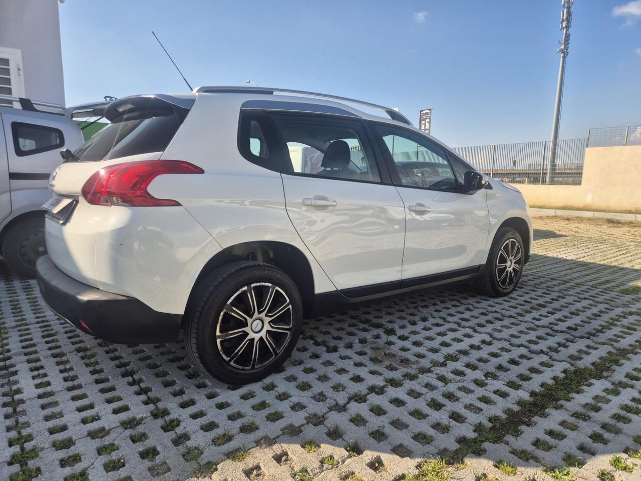 Peugeot 2008 PureTech 82 Allure