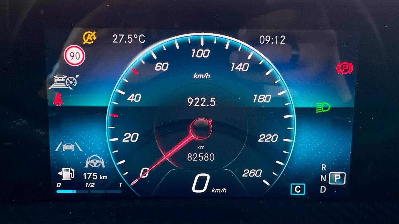 MERCEDES-BENZ CLA 180D PREMIUM 2.0 116CV - VIRTUAL COCKPIT, GANCIO TRAINO, NEOPATENTATI