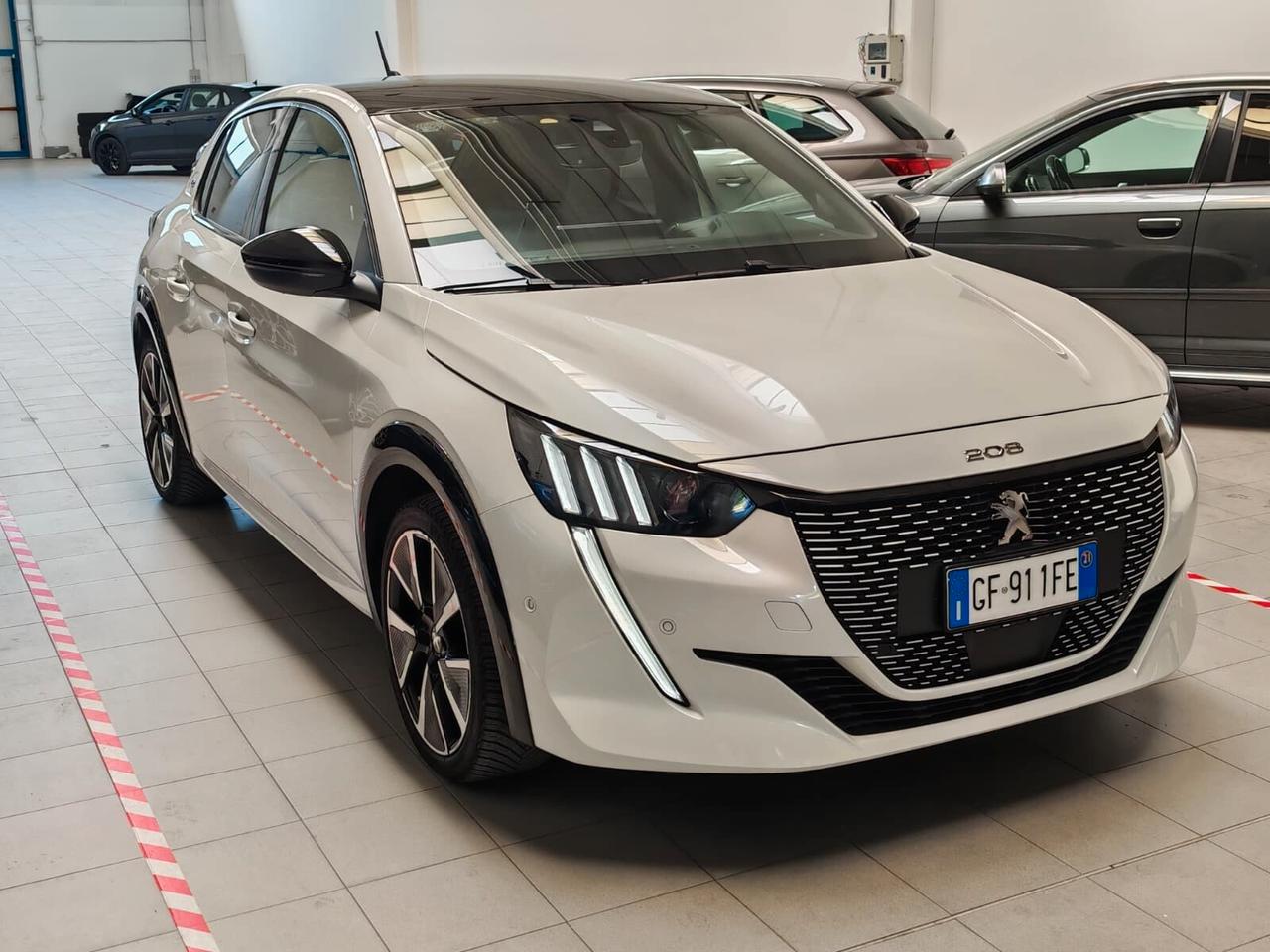 Peugeot 208 motore elettrico 136 CV 5 porte GT Pack