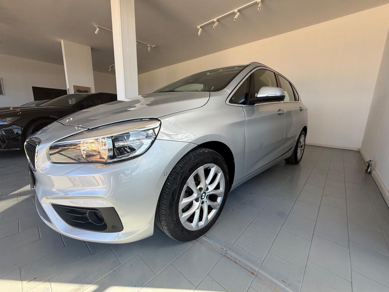 Bmw 2er Active Tourer 218d Advantage