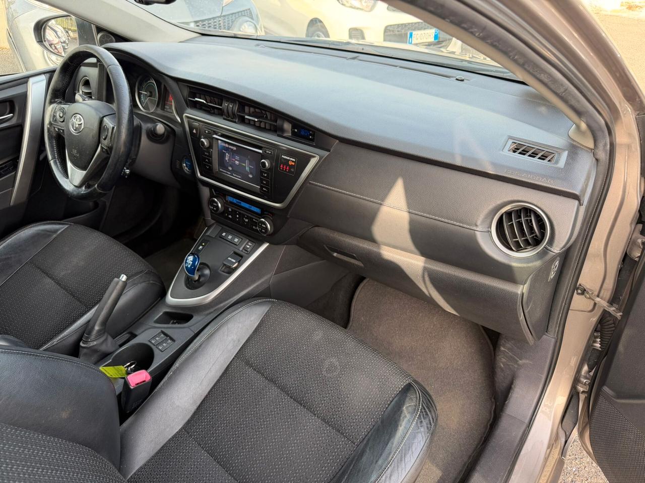 Toyota Auris Touring Sports 1.8 Hybrid Lounge