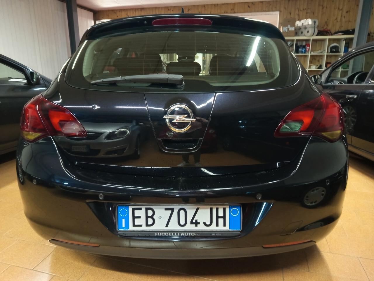 Opel Astra 1.7 CDTI 125CV 5 porte Cosmo ok neopatentati