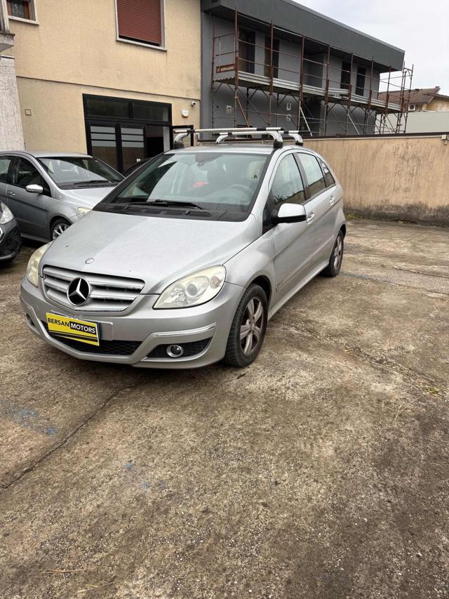 MERCEDES-BENZ B 200 Sport