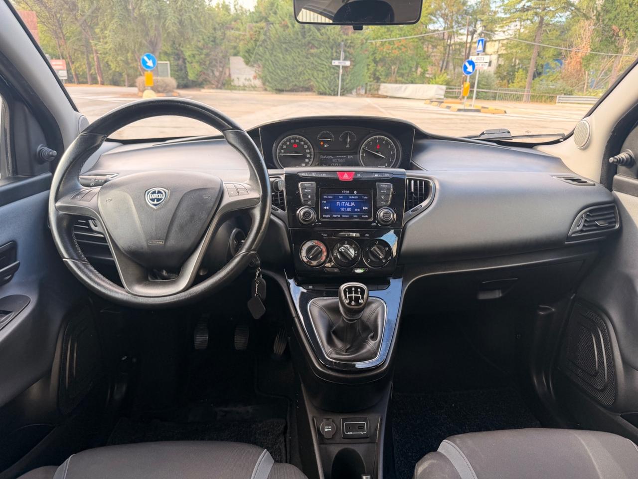 Lancia Ypsilon 1.2 69 CV 5 porte Platinum