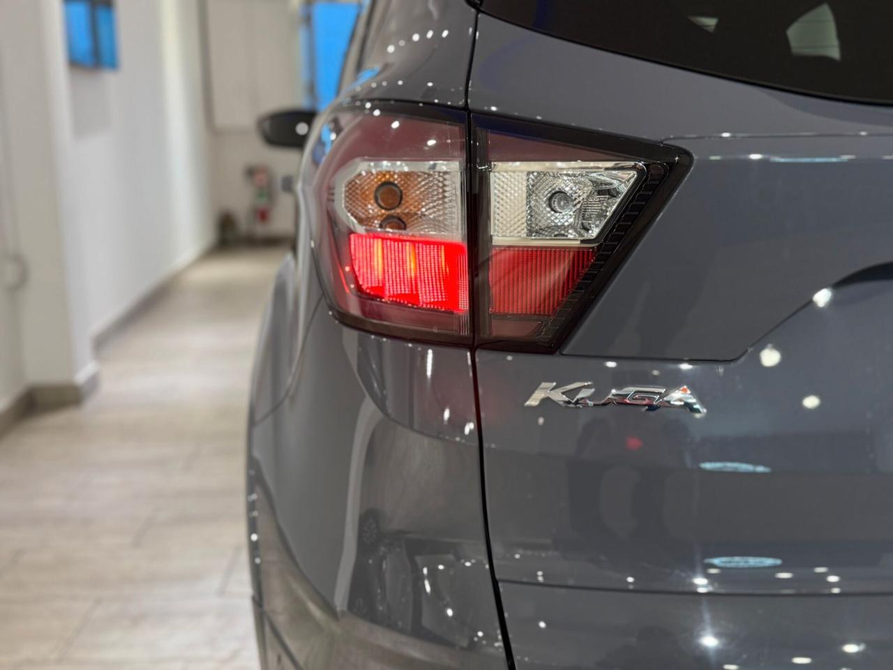 Ford Kuga 2.0 Tdci 120CV ST Line 90.000 KM