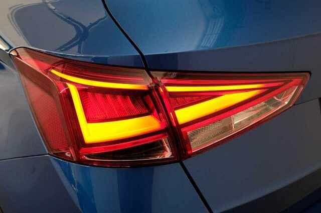 SEAT Arona 1.0 TSI 95cv Black Edition