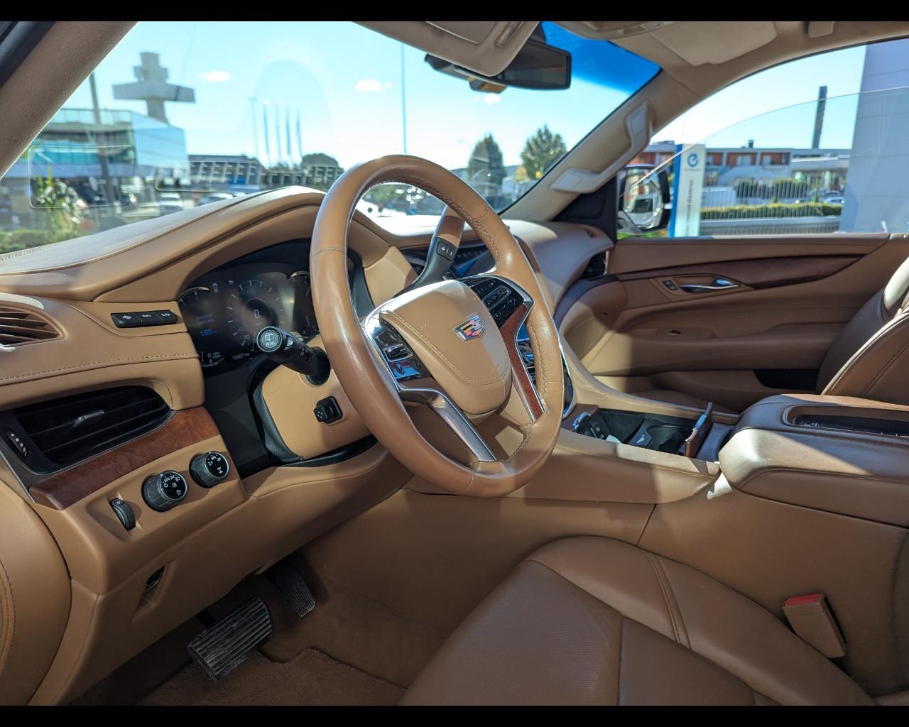 CADILLAC Escalade(2015-2019) - Escalade 6.2L V8 AT AWD Platinum