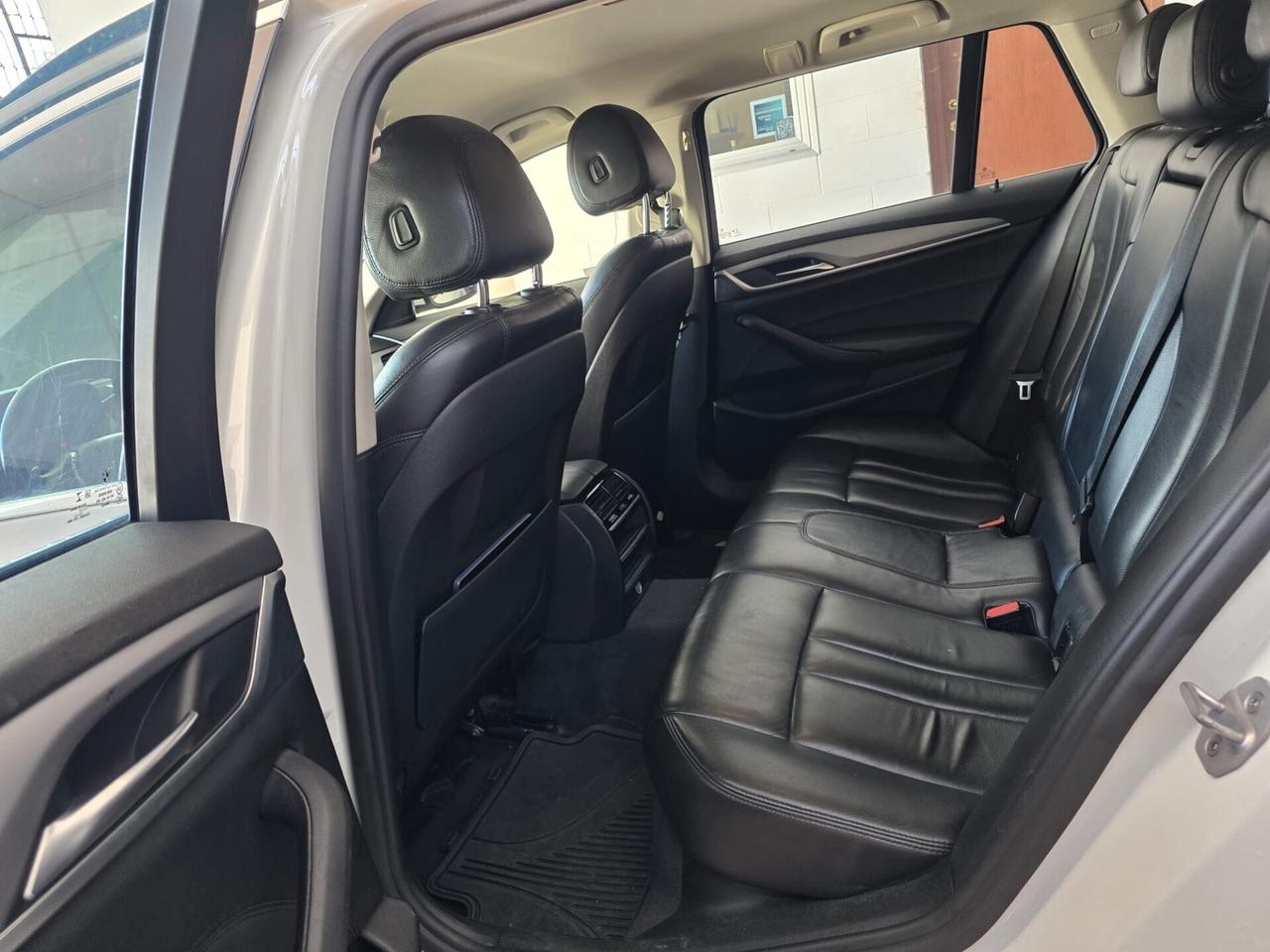 Bmw 520D xDrive Touring MSport gancio traino