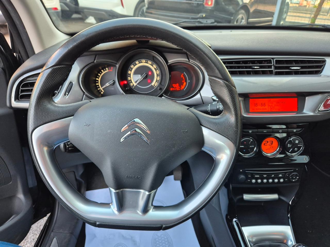 Citroen C3 PureTech 68 Exclusive 1.0 Benz UNIPRO