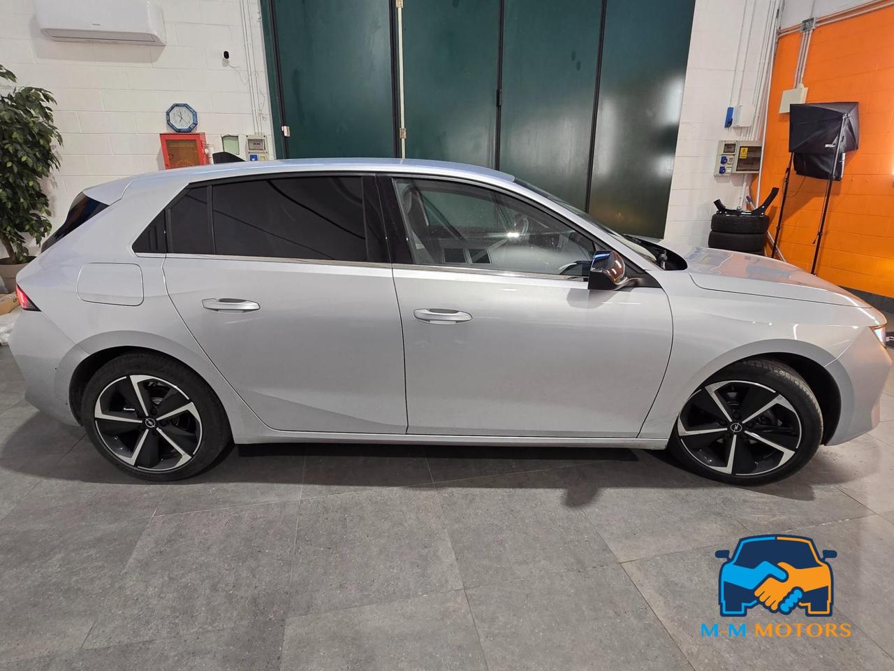 Opel Astra 1.2 t Business Elegance s&s 130cv