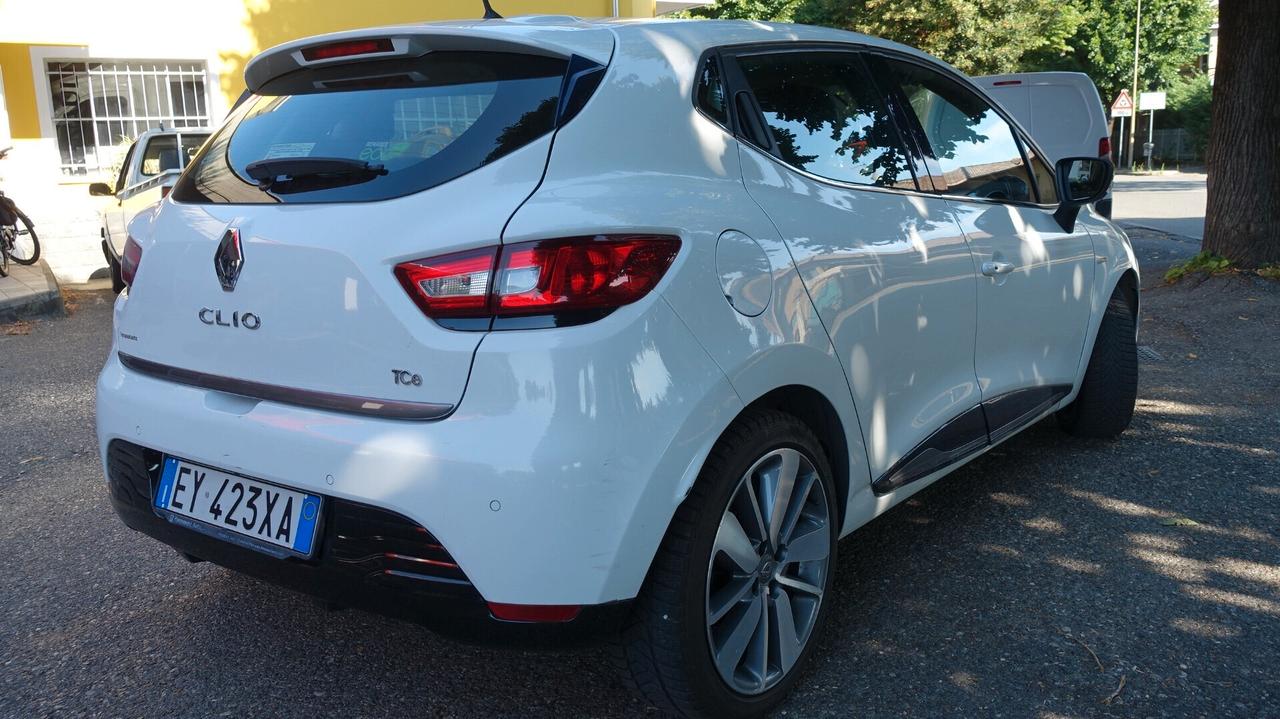 Renault Clio 1.2 75CV 5 porte Costume National NEO PATENTATO