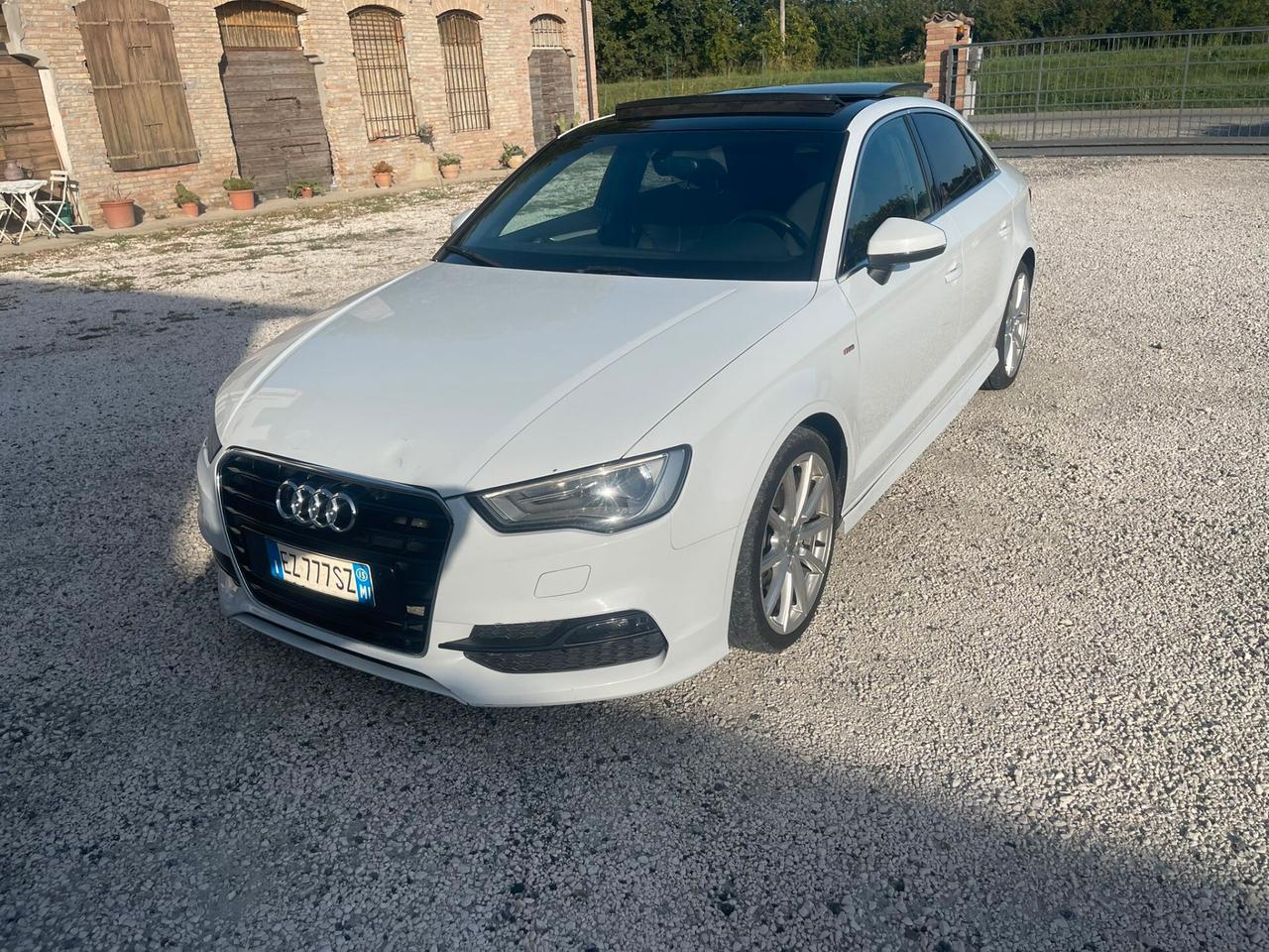 Audi A3 Sedan 1.6 TDI clean diesel S tronic Ambition
