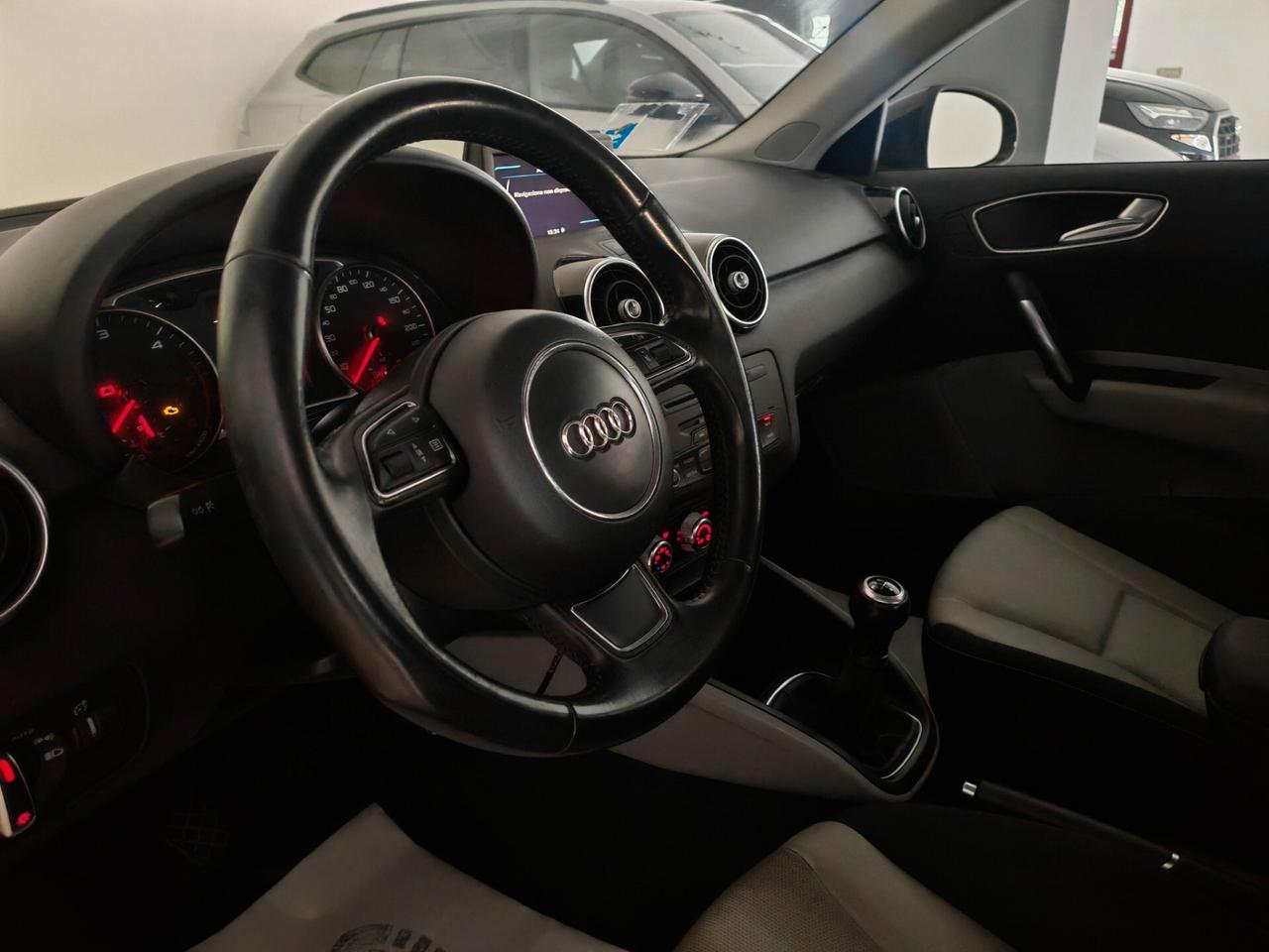 Audi A1 SPB 1.6 TDI 105CV FULL OPTIONAL
