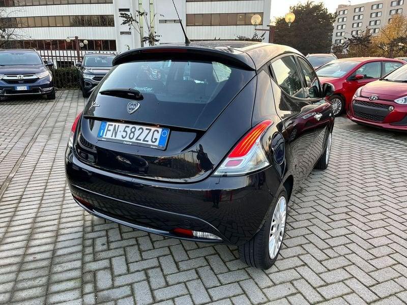 Lancia Ypsilon 1.2 69 CV 5 porte Silver