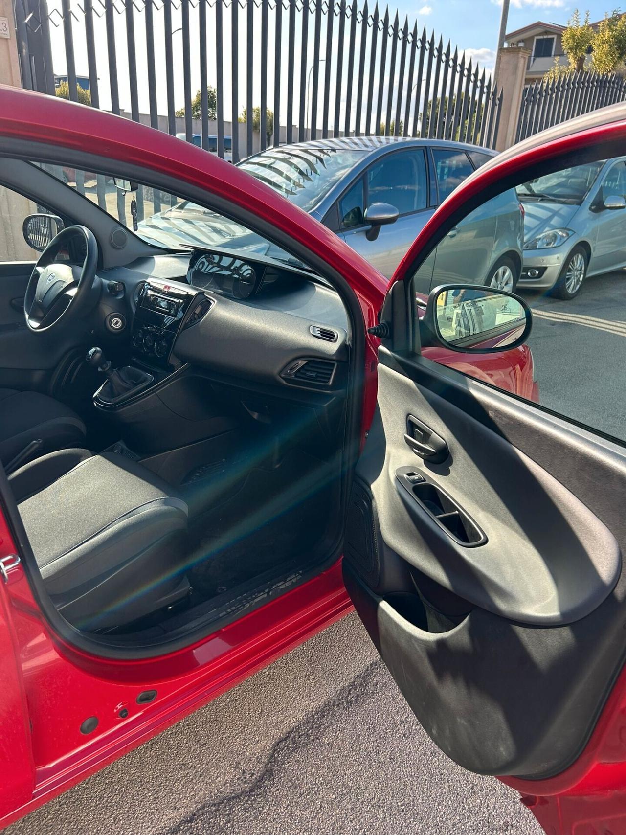 Lancia Ypsilon 1.2 69 CV 5 porte Gold ANNO 2017