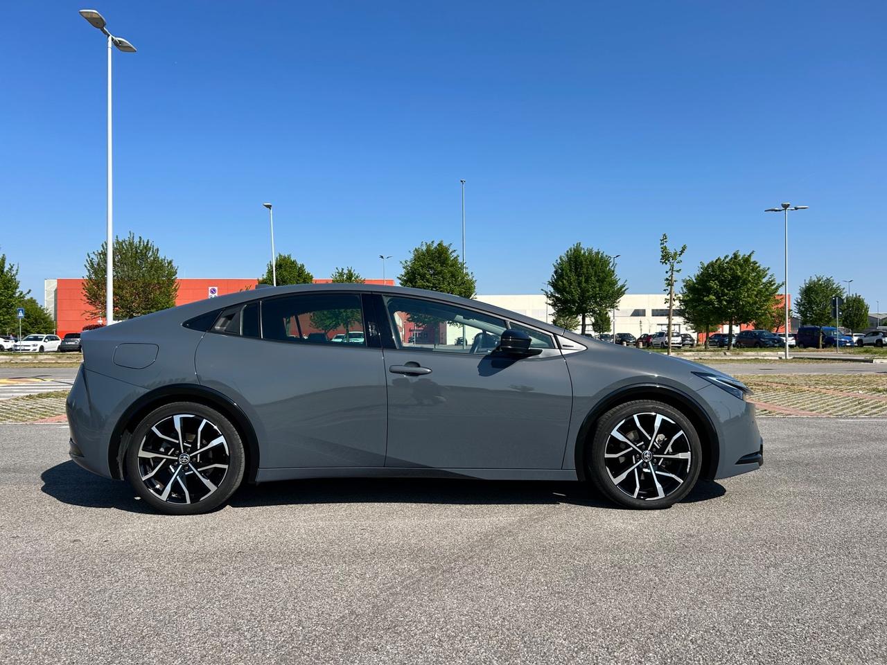 Toyota Prius 2.0 Plug-in Hybrid Lounge