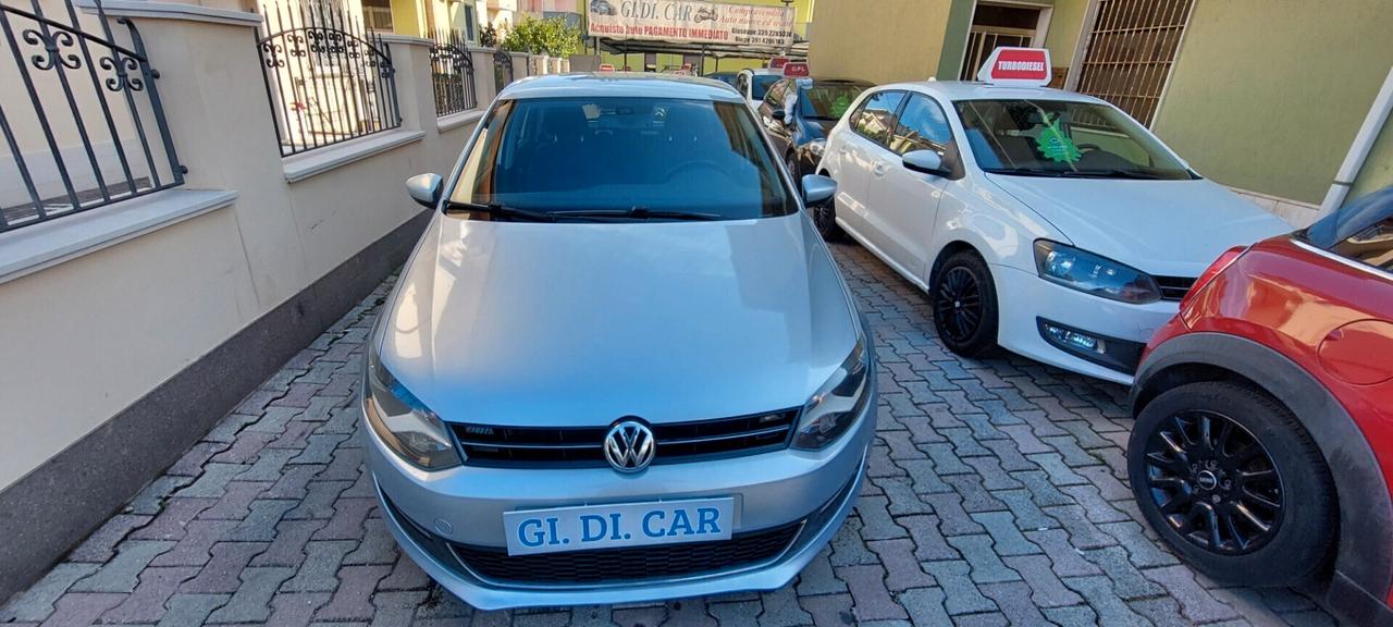 POLO 1,6 DIESEL 90 CV TELEFONO SENSORI COMANDI AL VOLANTE LEGA IMPECCABILE X NEOPATENTATI
