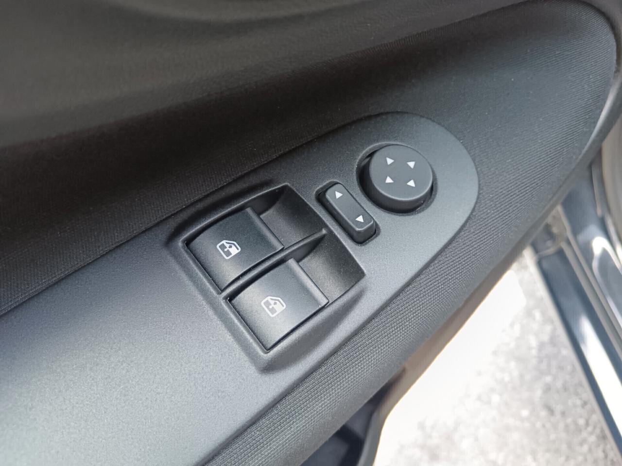 Fiat Punto 1.3 MJT 95CV NAVI NEOPATENTATI