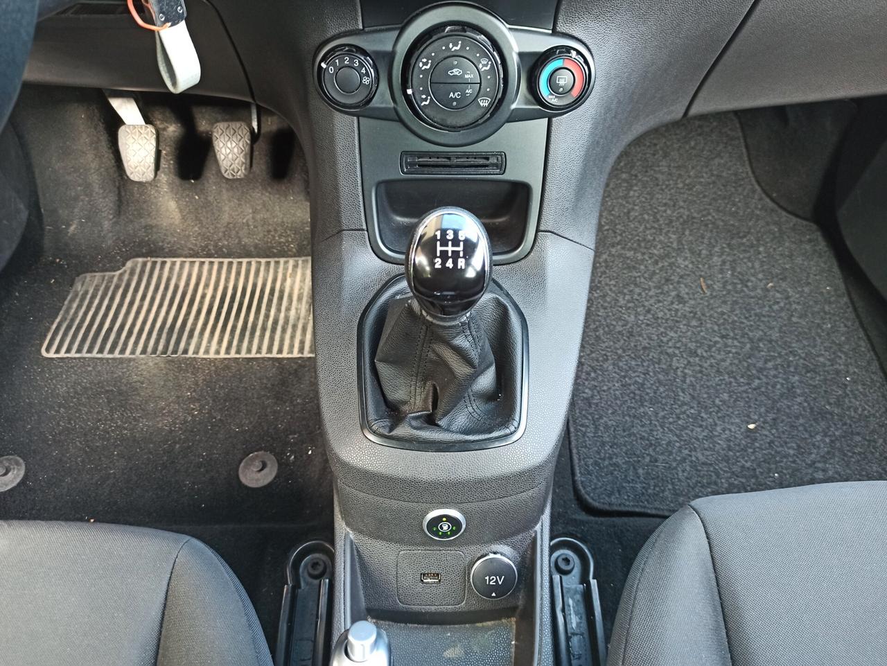 Ford Fiesta 1.4 5p. Bz.- GPL Titanium
