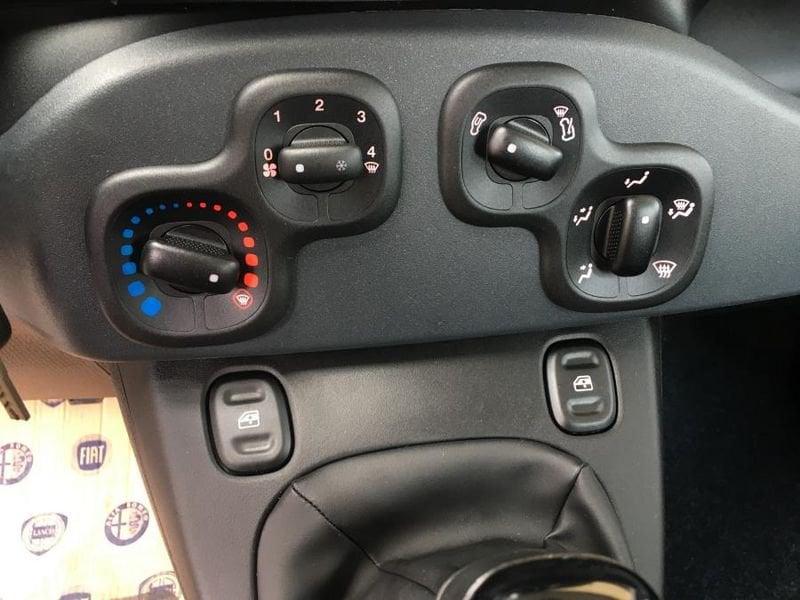 FIAT Panda My25 1.0 FireFly Hybrid PACK CITY + 5 POSTI