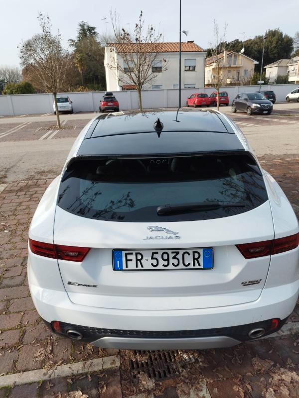 Jaguar E-Pace 2.0d i4 SE awd 150cv gancio traino