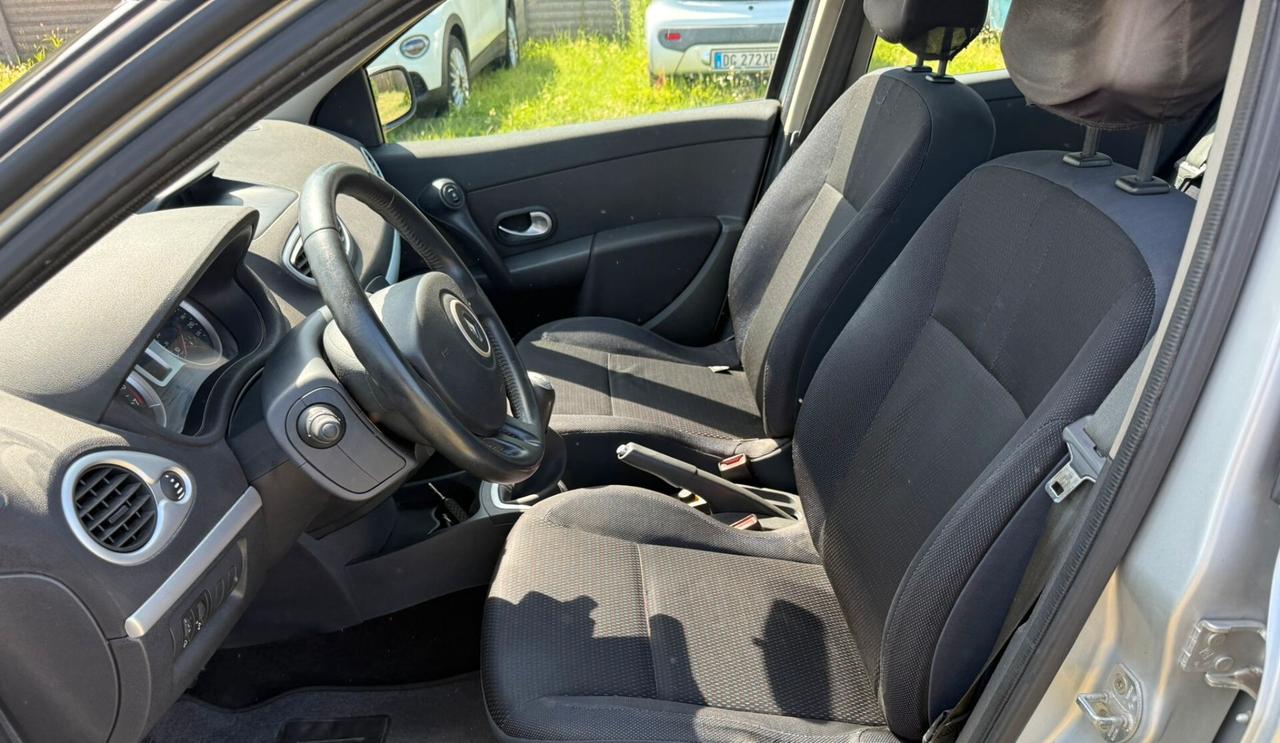 Renault Clio 1.2 5 porte NEOPATENTATI