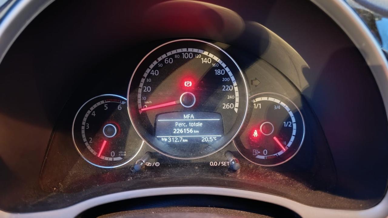 Volkswagen Maggiolino 1.6 TDI Design