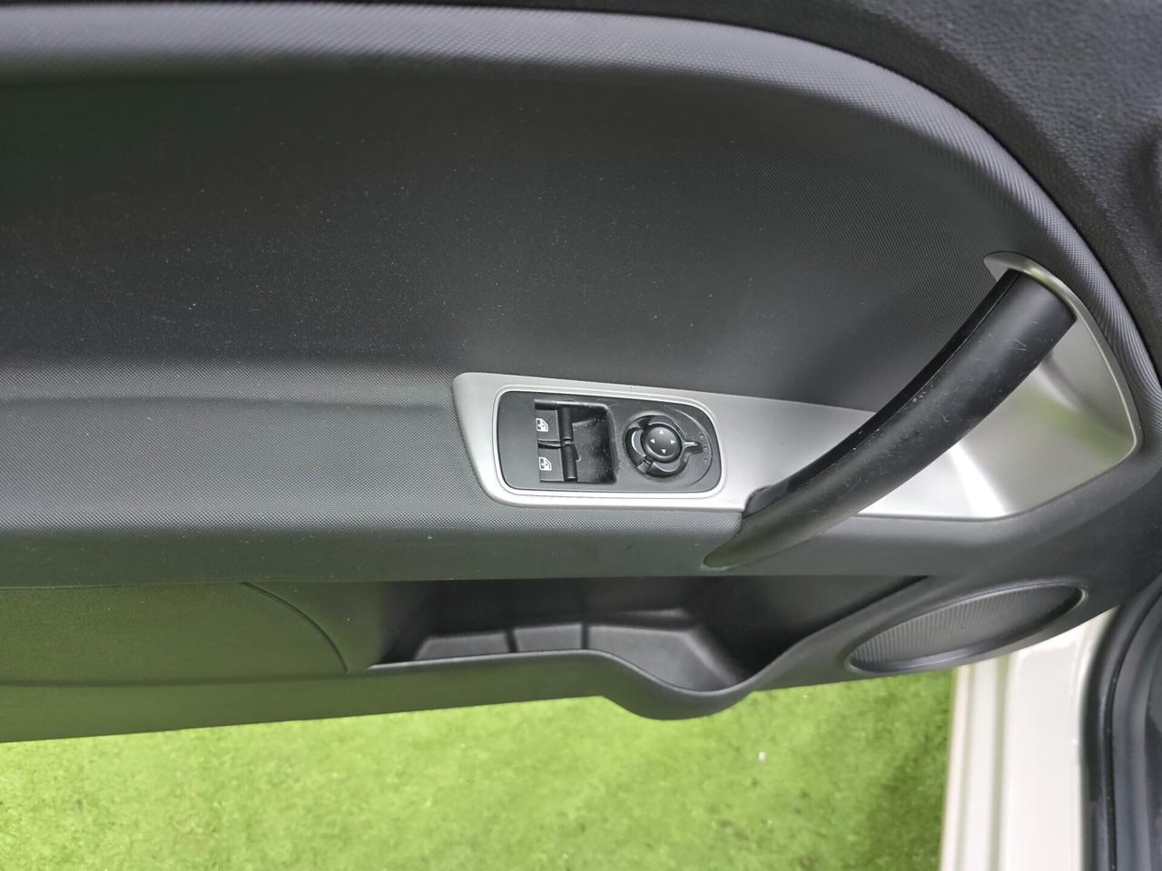 Alfa Romeo MiTo 1.4 BENZ 78CV NEOP -2015