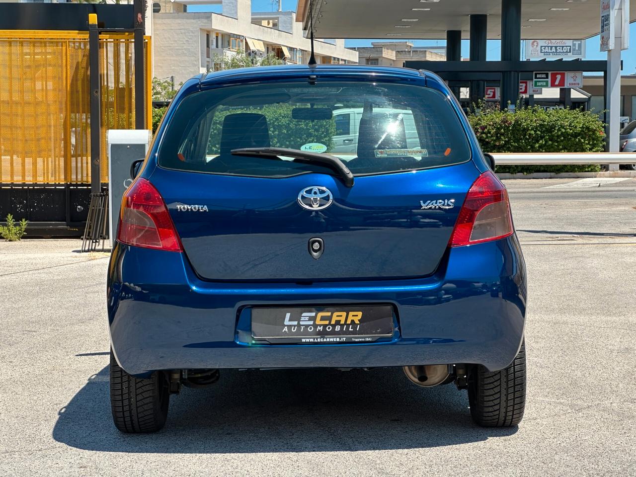 TOYOTA Yaris 1.0 5 porte Navi