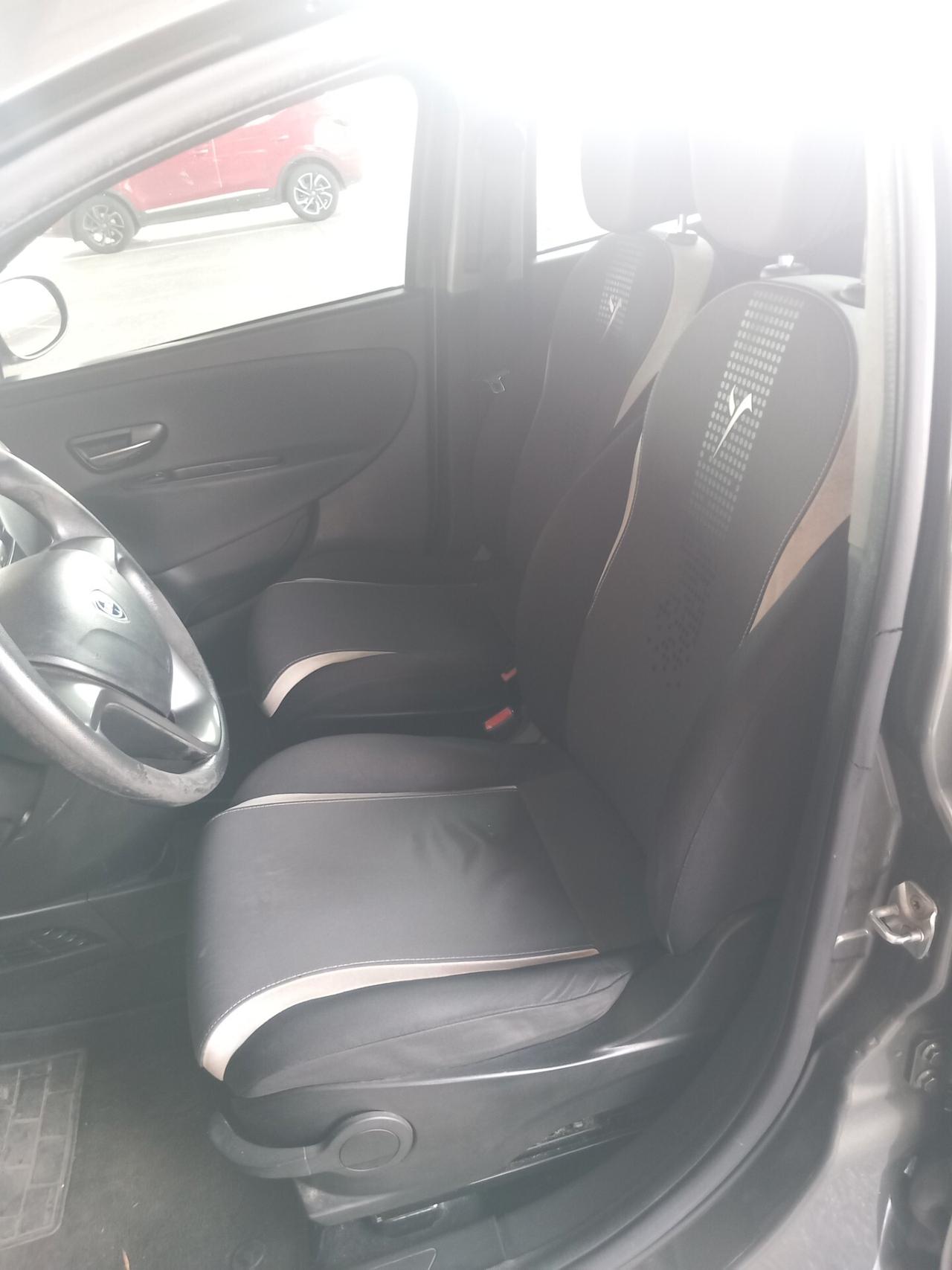 Lancia Ypsilon 1.2 69 CV 5 porte Gold