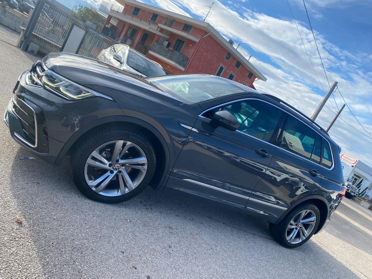 Volkswagen Tiguan 2.0 TDI 150 CV SCR DSG R-Line