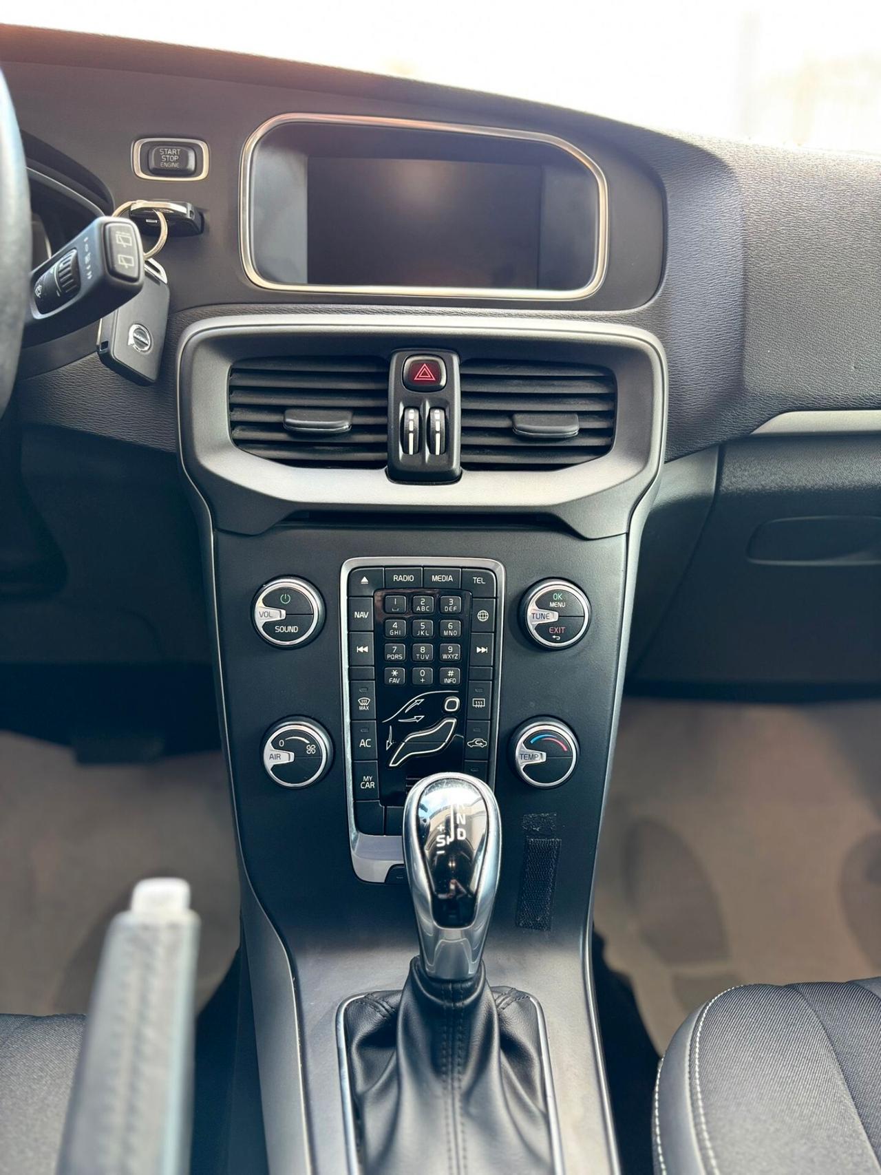 Volvo V40 D2 Geartronic Business Plus