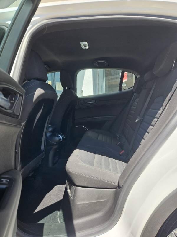 Alfa Romeo Stelvio 2.2 t Business Q4 190cv auto
