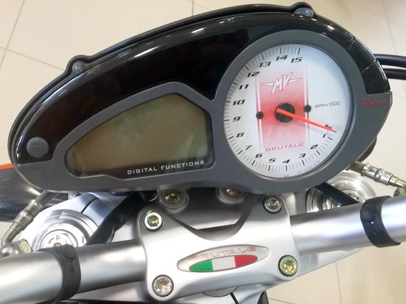 MV Agusta Brutale 910 R