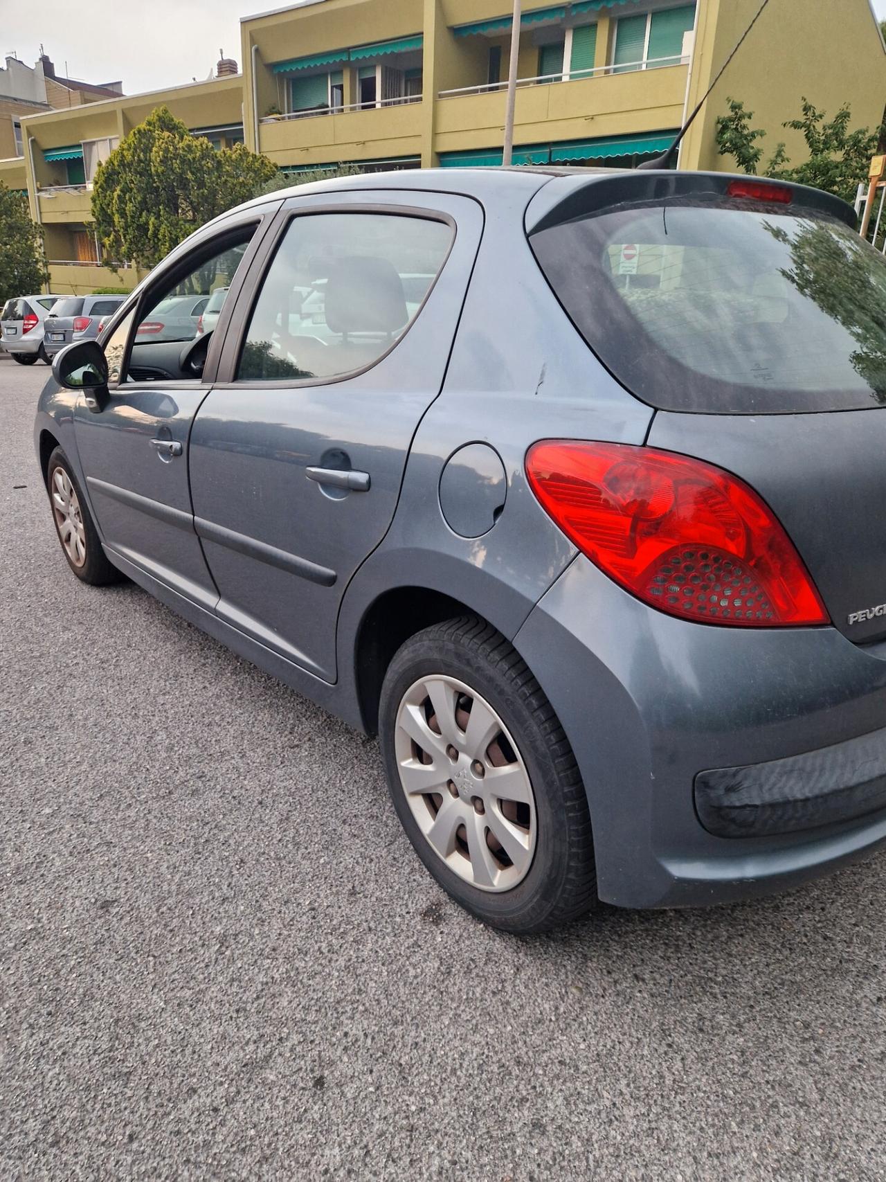 Peugeot 207 1.4 8V 75CV 5p. - 2007