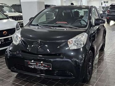 Toyota iQ 1.0 VVT-i SOL 68CV TOTAL BLACK AUTOMATICA-ITALIANA