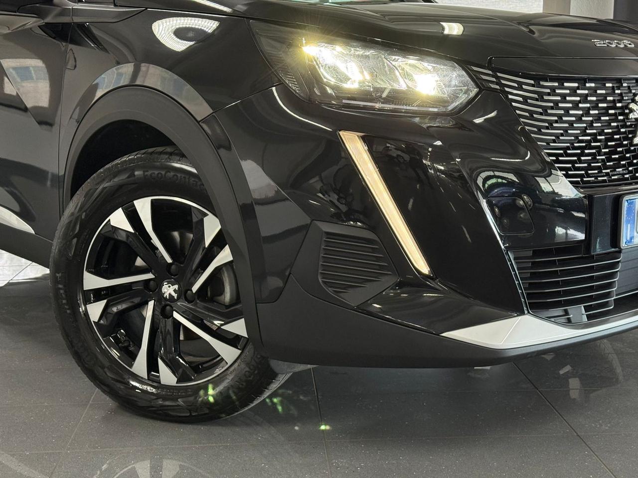 Peugeot 2008 Allure 1.2 PureTech 130 #9386