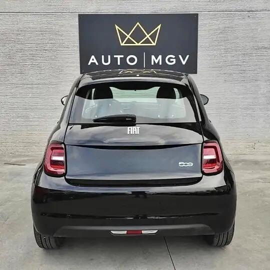 Fiat 500e Berlina 23.8 kWh Action
